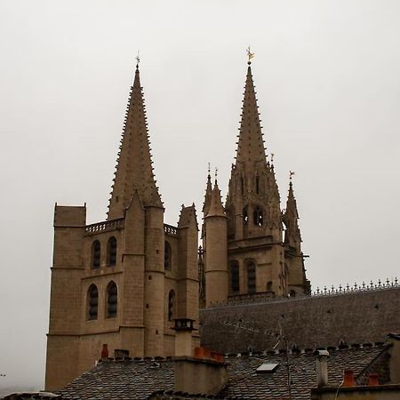 Appartement Le Fontaine - Hyper Centre - Vue Cathedrale - Wifi à Mende Extérieur photo