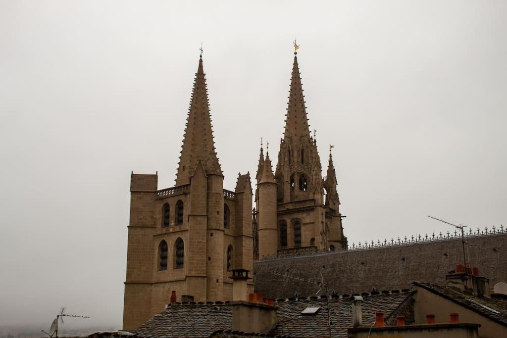 Appartement Le Fontaine - Hyper Centre - Vue Cathedrale - Wifi à Mende Extérieur photo